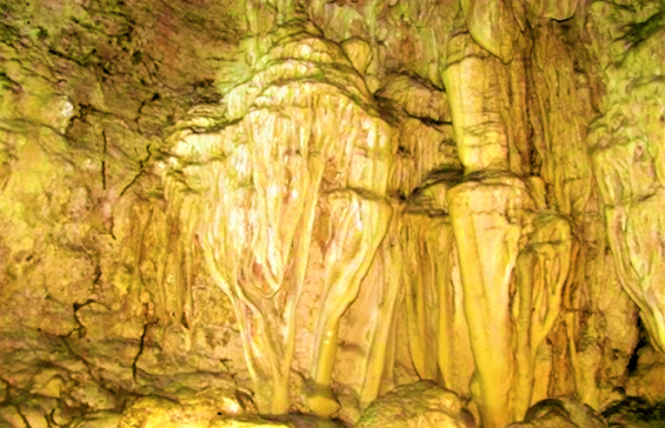 Alfred Caves Diglipur
